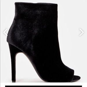Justfab Bianka open toe bootie velvet black‎ 6.5